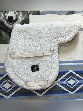 Medallion Super Quilt By Toklat White Fleece Show Saddle Pad